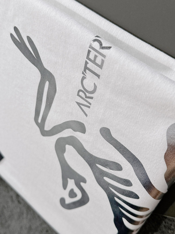 ブランドTシャツ角部分ディテール